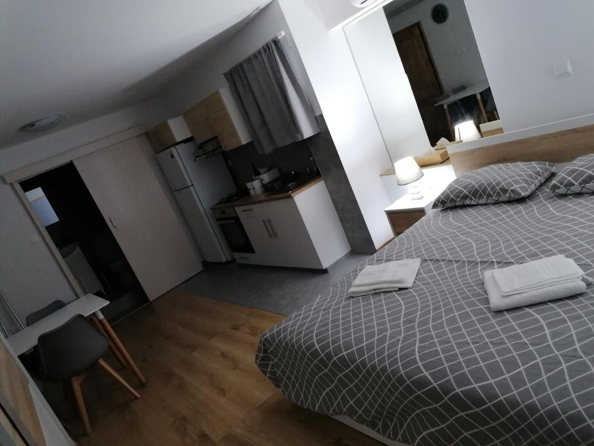 Natural Oak Studio By Emmelia Group Pafos Dış mekan fotoğraf